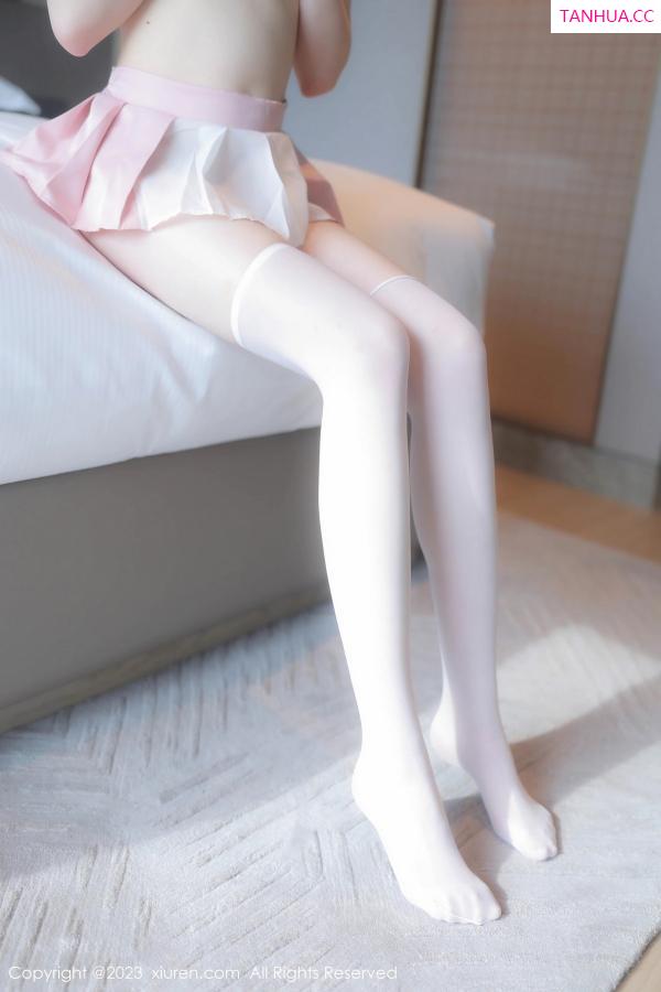   [XiuRen]高清写真图 2023.07.17 No.7090 林悠悠 白丝美腿第26张图片